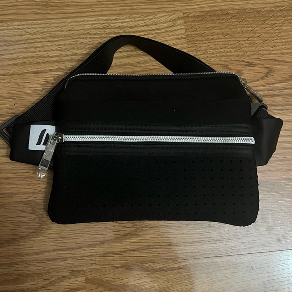 Hypr Handbags - HYPR -Stylish Black Belt Bag